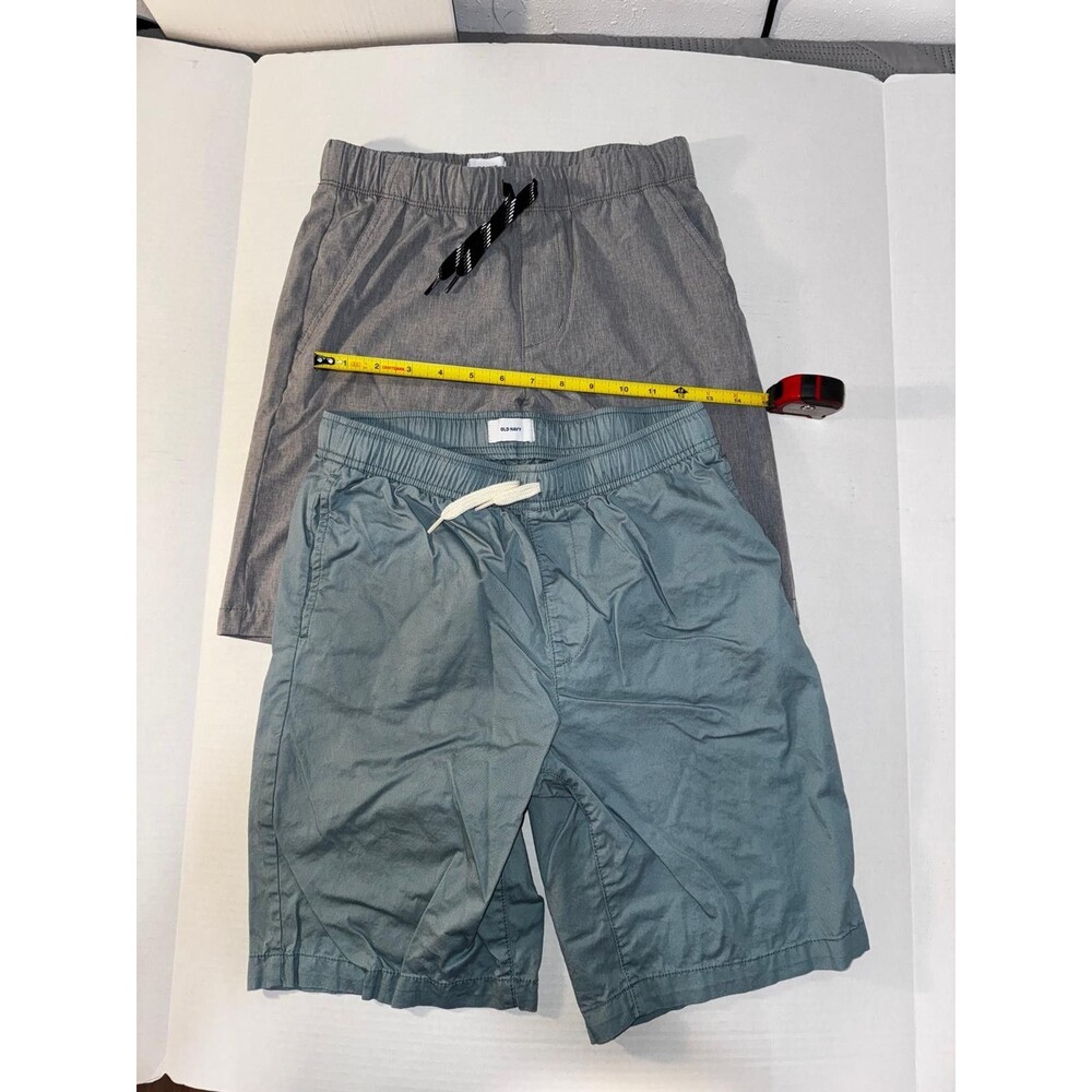 These Old Navy brand pull-on shorts feature an elasticized XL 14-16
